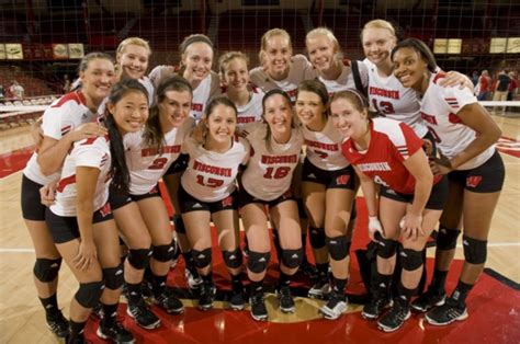 Photos from Wisconsin volleyball vs. Nebraska at UW。